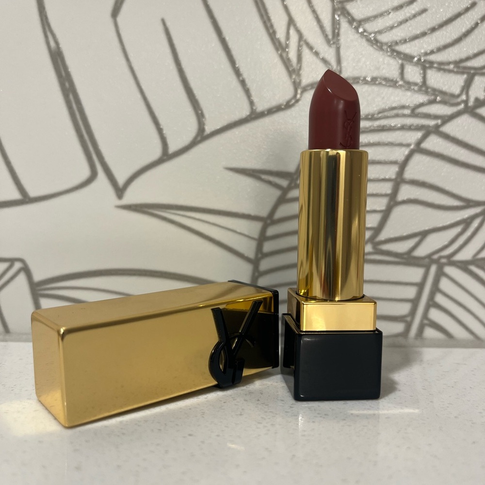 💄 Yves Saint Laurent Lipstick